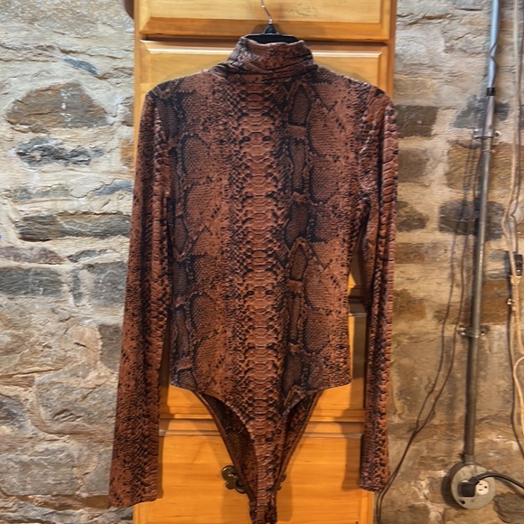 New Bar III Brown & Black Snake Print Cheeky Turtleneck Bodysuit - Picture 2 of 2